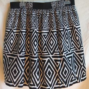 White House Black Market Geometric Print Skirt M